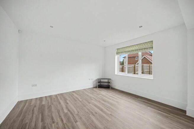 4 bed Detached for sale Image 8