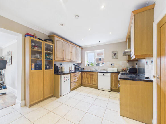 CAM02536G0-PR0071-STILL002