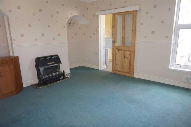 SITTING ROOM :
