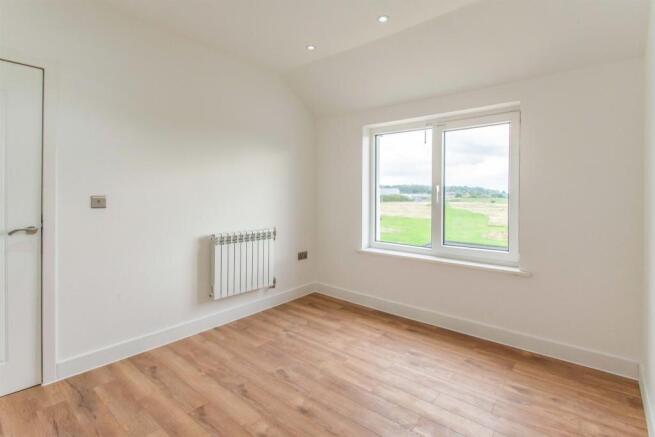 3 bed House for sale Image 9