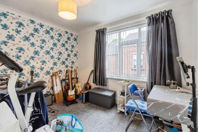 3 bed Terraced for sale Image 11