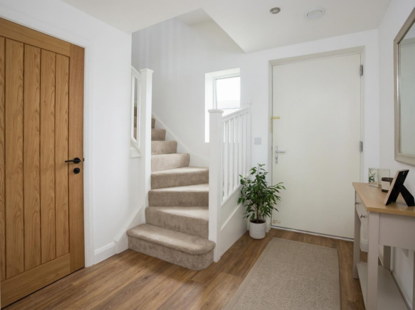 4 bed Semi-Detached for sale Image 5