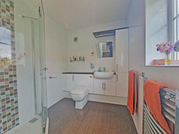 EN SUITE