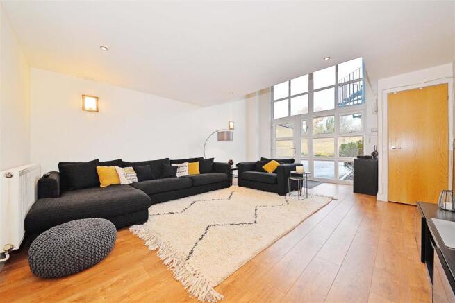 SITTING ROOM 1.jpg