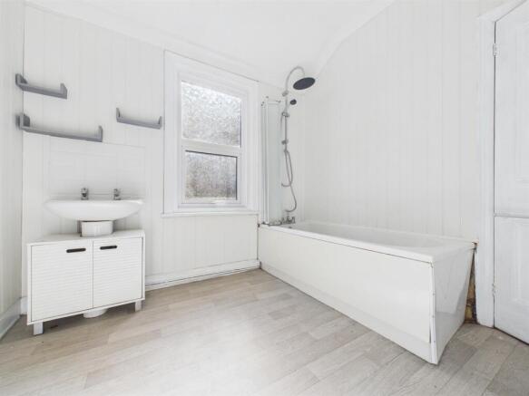 4 bed Terraced for sale Image 9