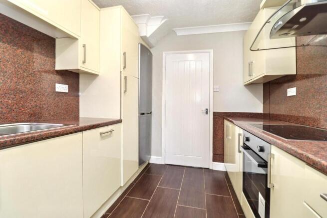 3 bed Semi-Detached for sale Image 8