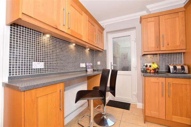 Kitchen/ Breakfast Room