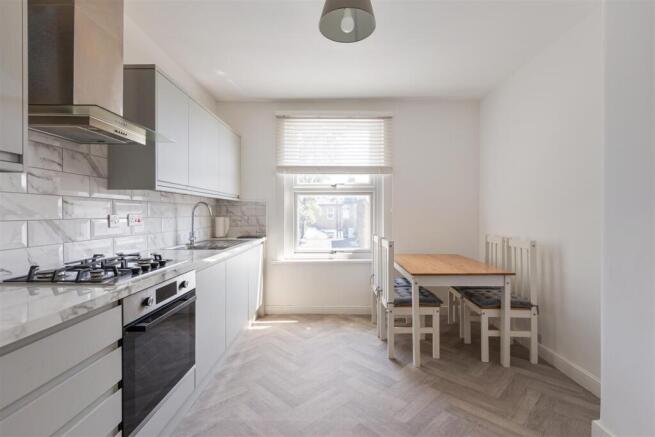Lea Bridge Road, E10