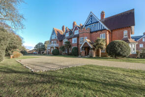 2, Sutherland House, Overstrand Road, Cromer NR27 0AQ