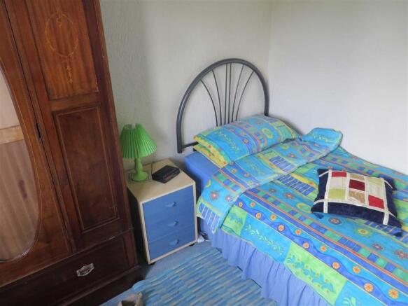 BEDROOM 2 (REAR)