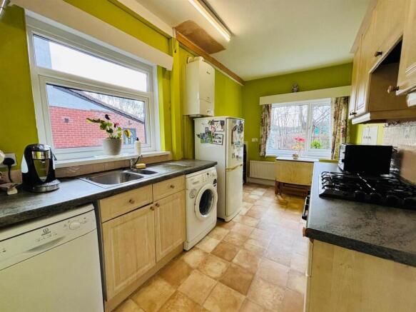 Fitted Breakfast Kitchen: