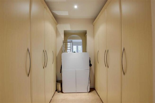 DRESSING ROOM