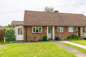5, Meadow Bungalows, Hornhatch, Guildford GU4 8AU