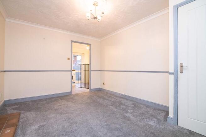 Lovatt Close, TIPTON, DY4 0HX photo 3
