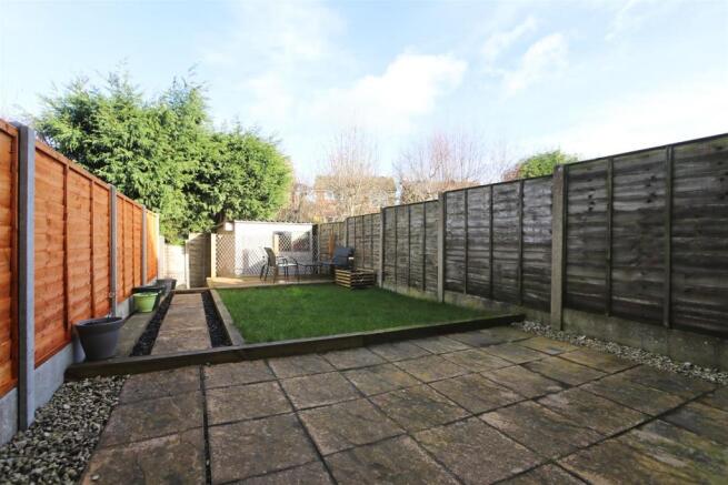 LANDSCAPED REAR GARDEN