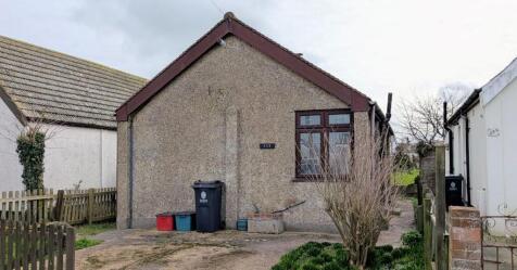 133 Meadow Way, Jaywick, Clacton-on-Sea, Essex, CO15 2HA