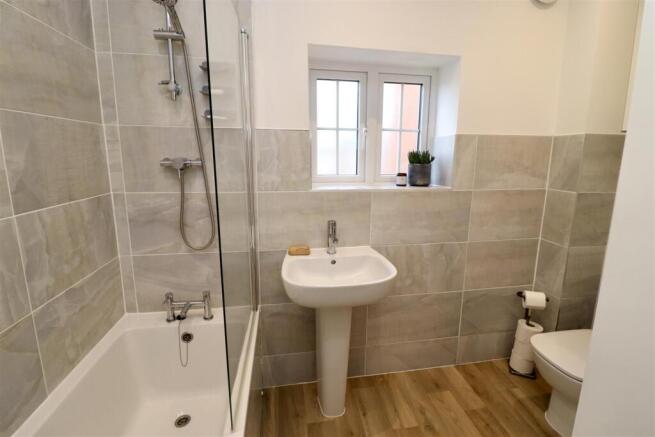 3 bed Terraced for sale Image 8