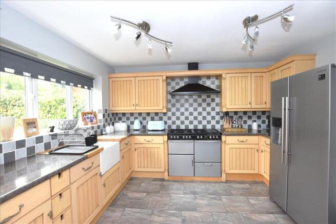 ADDITIONAL KITCHEN PHOTO