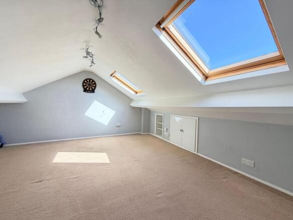 3 bed Semi-Detached for sale Image 12