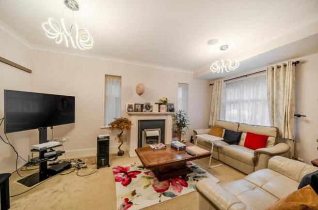 Davidson Frost-Wellings, DFW, Fauna Close, Living 