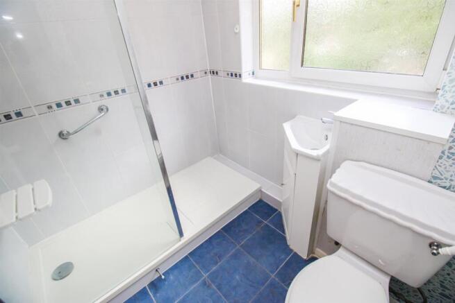 2 bed Apartment for sale Image 4