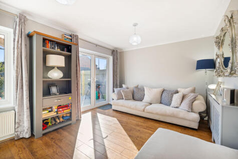Ref: GK - Donald Gardens, Hookwood, RH6 0GS