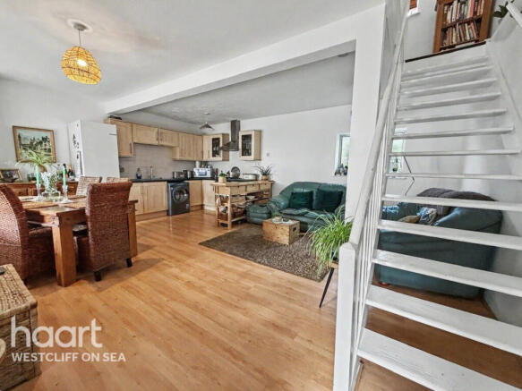 Hamlet Court Road, WESTCLIFF-ON-SEA photo 4