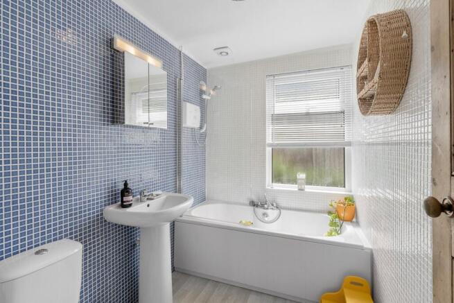 5 bed Terraced for sale Image 8