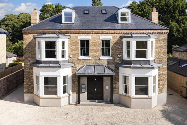2 bed Apartment for sale Image 4