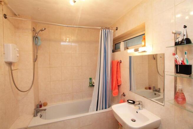 Bathroom.JPG