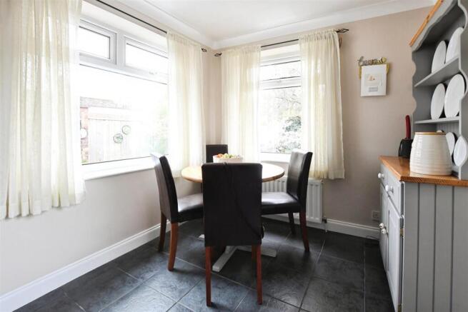 3 bed Semi-Detached for sale Image 9