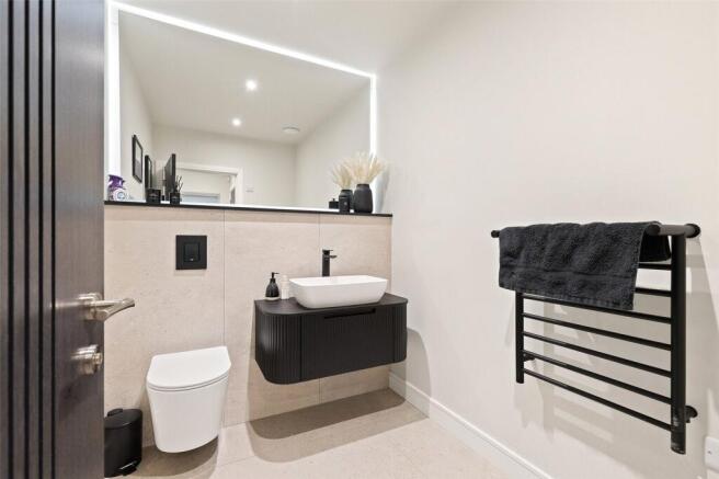 4 bed Detached for sale Image 9