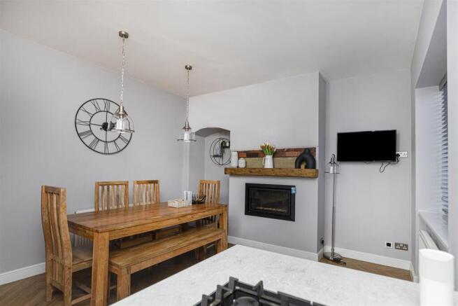 3 bed Semi-Detached for sale Image 12