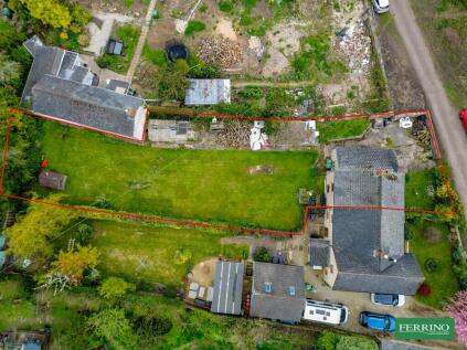 Large Garden & Woodland Access, Viney Hill, Lydney, Gloucestershire. GL15 4NB