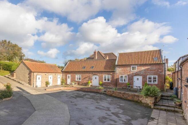 Guillemot & Puffin Cottages