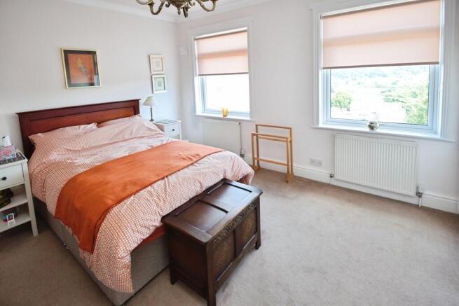 3 bed Terraced for sale Image 6