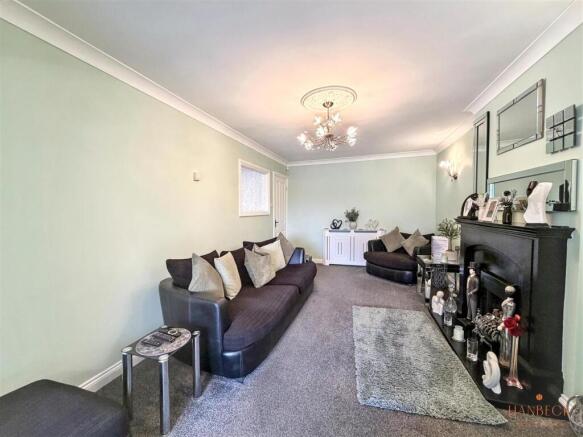 3 bed Semi-Detached Bungalow for sale Image 6
