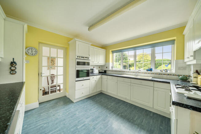 3 bed Detached for sale Image 4