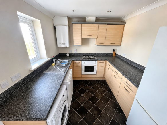 2 bed Apartment for sale Image 4