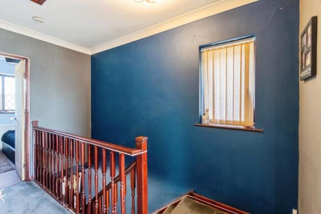 3 bed Semi-Detached for sale Image 9
