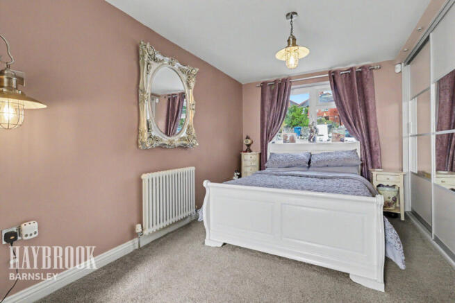 6 bed Semi-Detached for sale Image 8