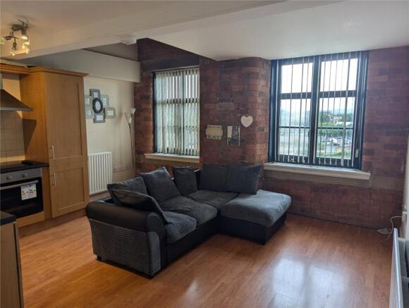 2 bed Apartment to rent Image 5