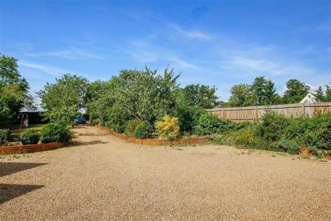 FRONT GARDEN
