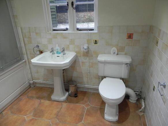 D/stairs Bathroom