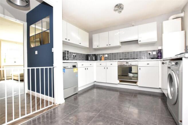 3 bed Semi-Detached for sale Image 4