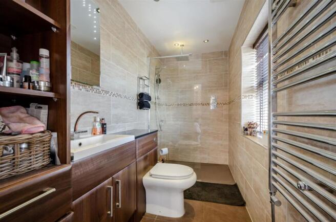 ENSUITE SHOWER ROOM