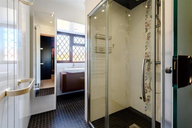 8434024-interior27.jpg