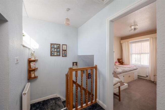 5 bed House for sale Image 12