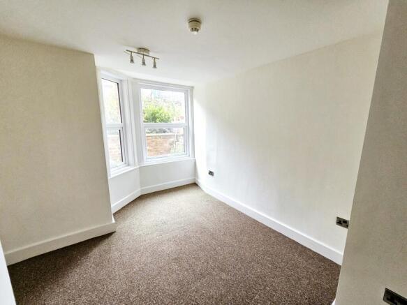 2 bed Flat for sale Image 6