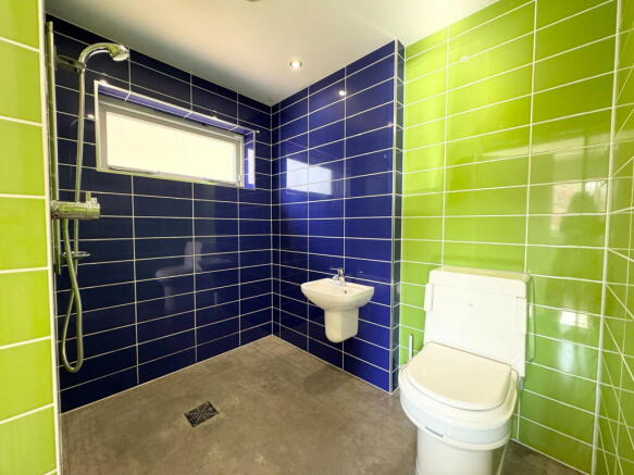 4 bed Detached for sale Image 12